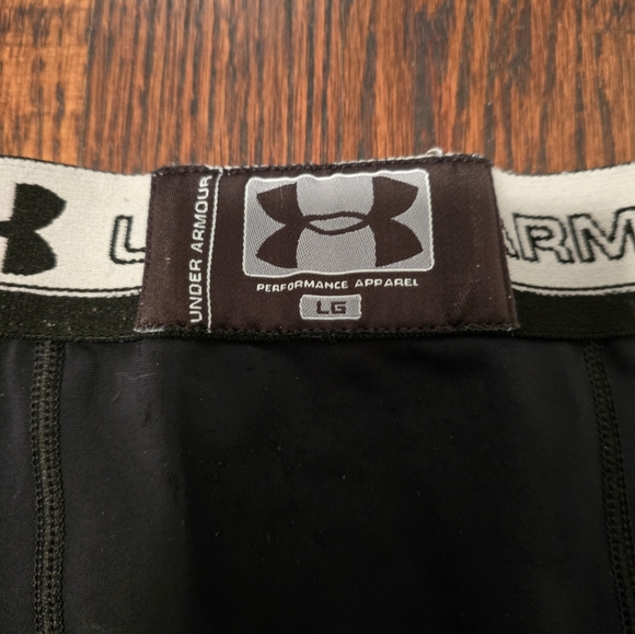 Under Armour compression shorts - Picture 3 of 5